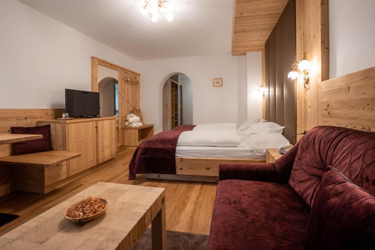 Hotel Gran Paradis Campitello di Fassa Exteriör bild
