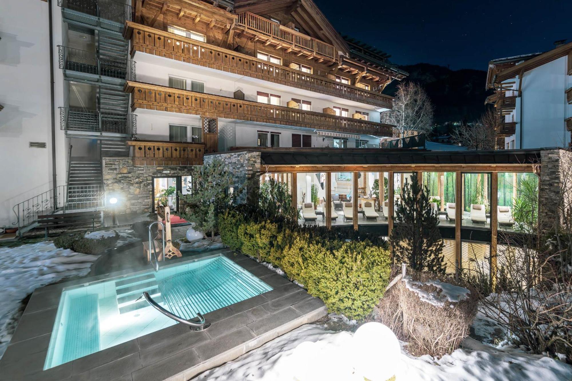 Hotel Gran Paradis Campitello di Fassa Exteriör bild