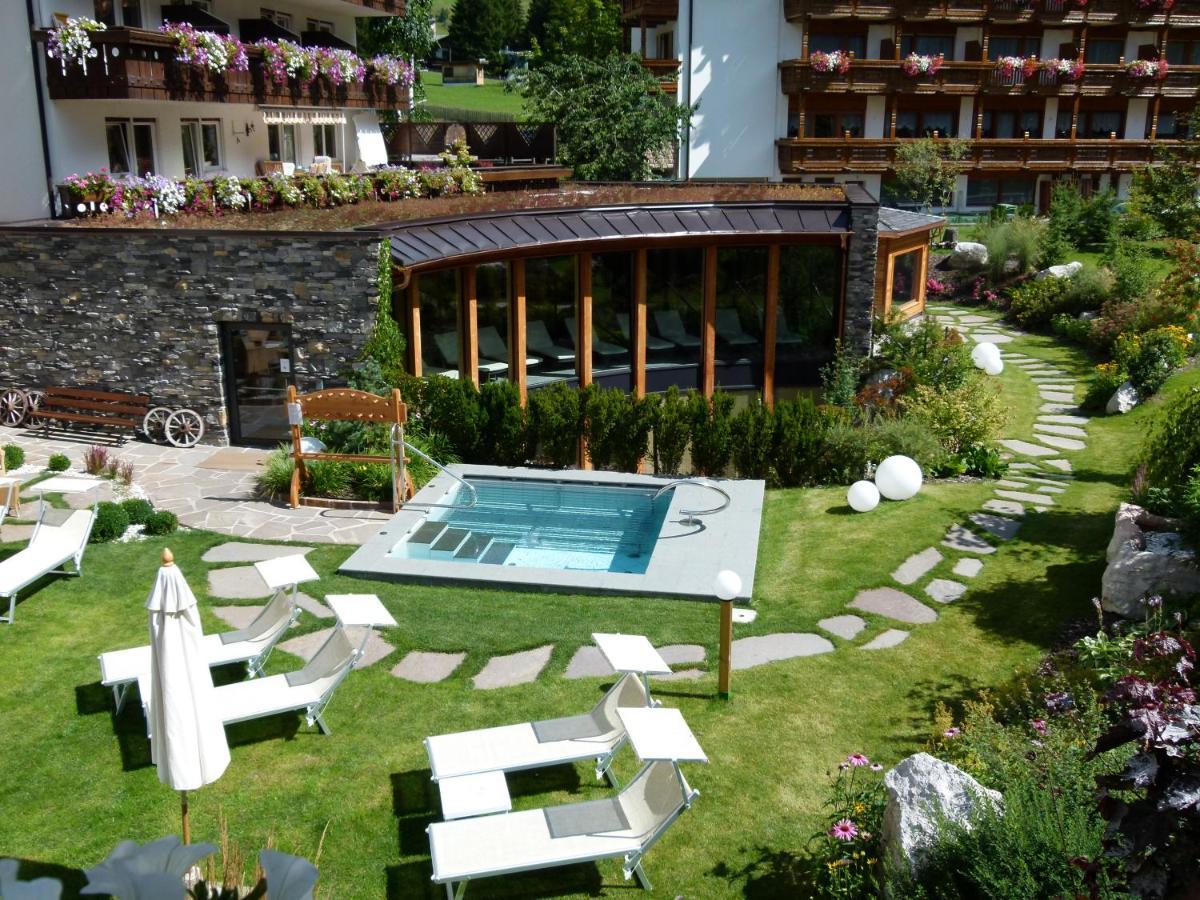 Hotel Gran Paradis Campitello di Fassa Exteriör bild